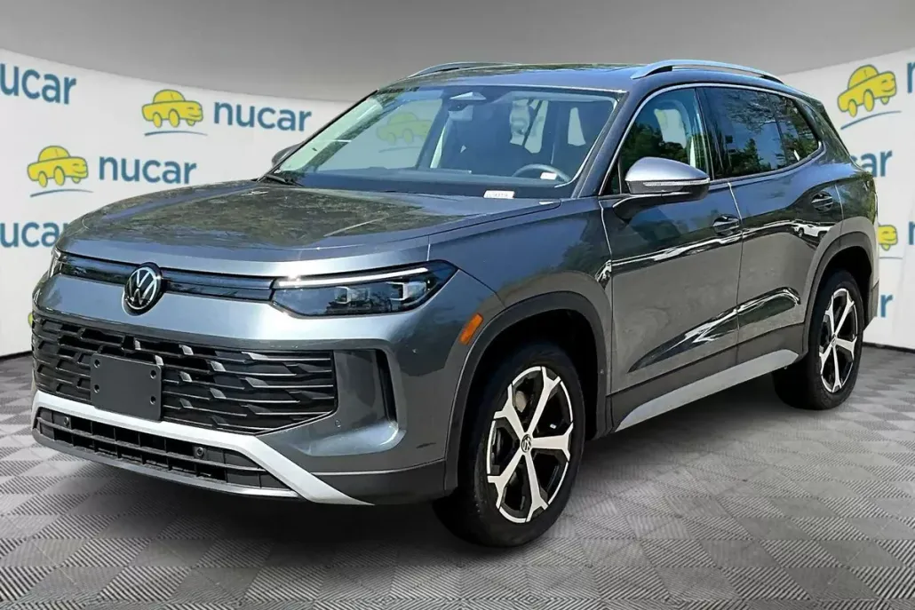 2025 Volkswagen Tiguan SE photo 1