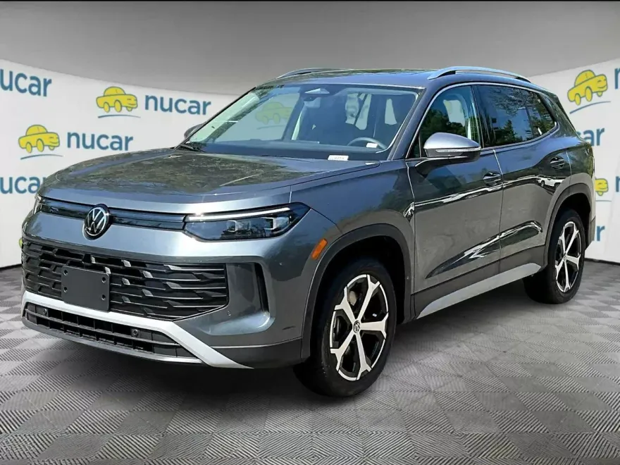 2025 Volkswagen Tiguan SE photo 1
