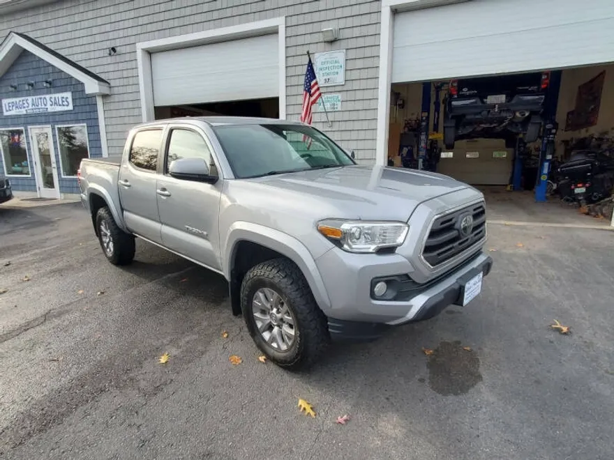 2019 Toyota Tacoma SR5 V6 photo 1