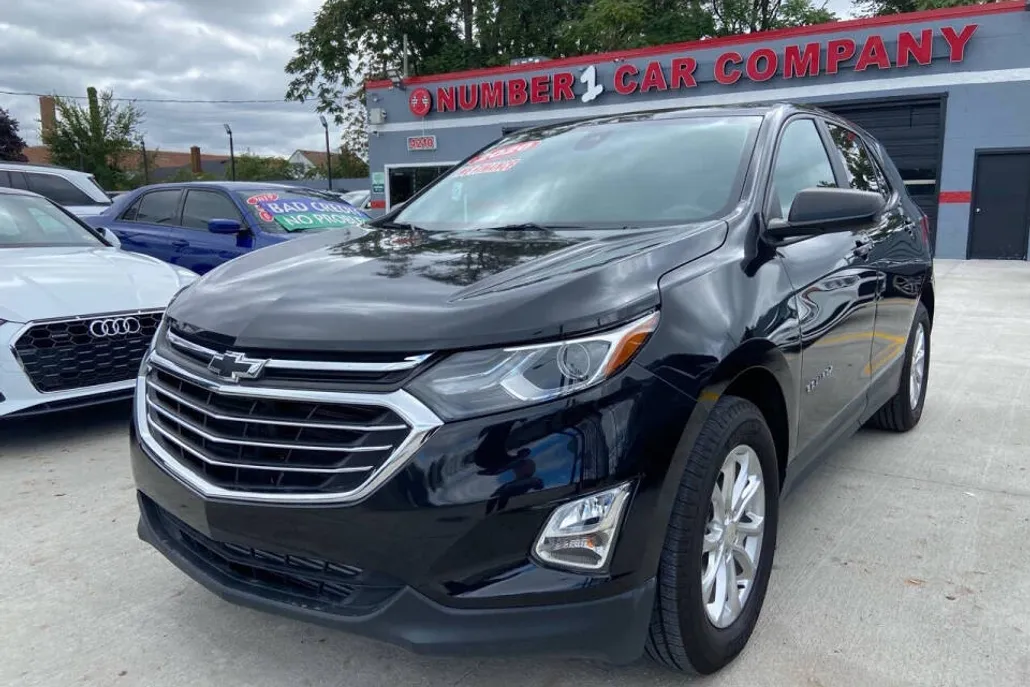 2020 Chevrolet Equinox LS photo 1