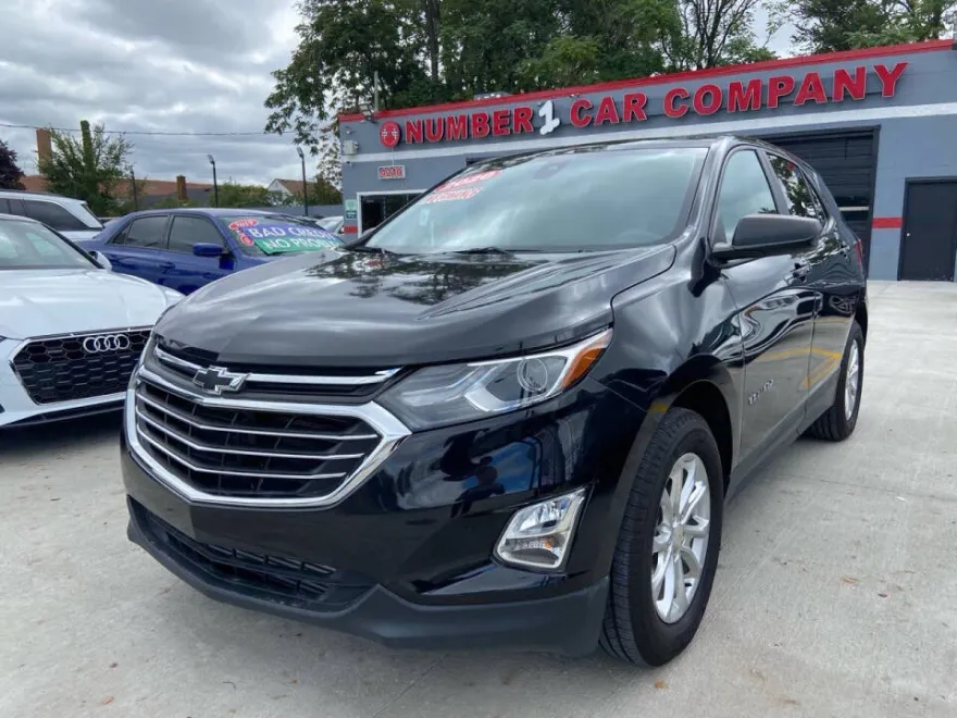 2020 Chevrolet Equinox LS photo 1