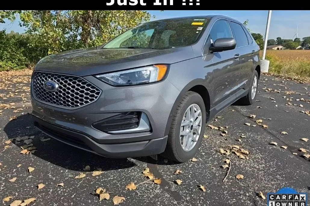 2024 Ford Edge SEL photo 1