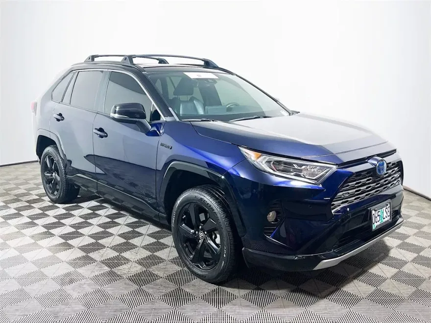 2019 Toyota RAV4 Hybrid XSE photo 1