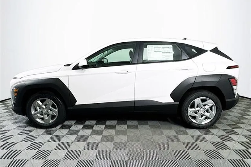 2026 Hyundai Kona SE photo 1