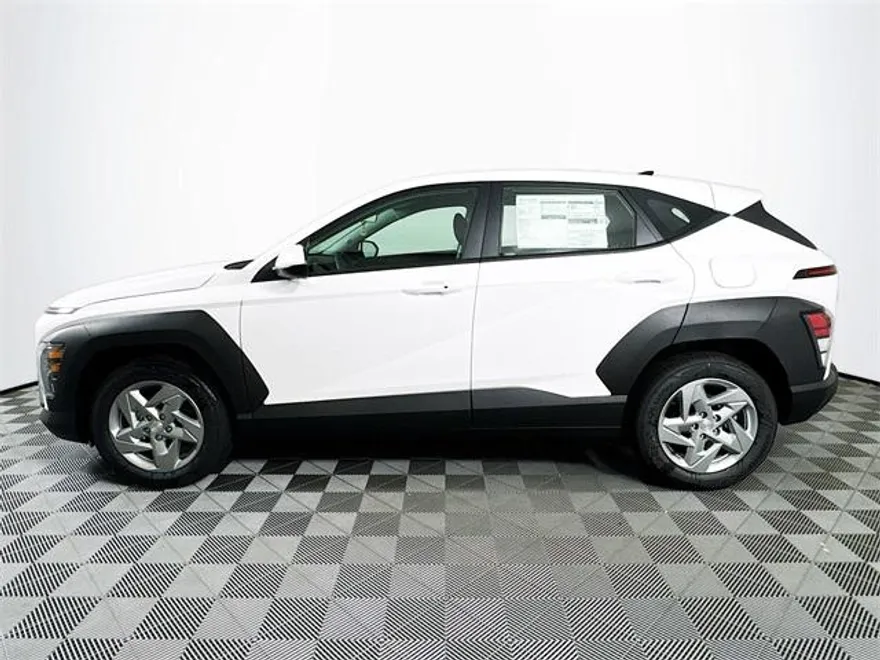 2026 Hyundai Kona SE photo 1