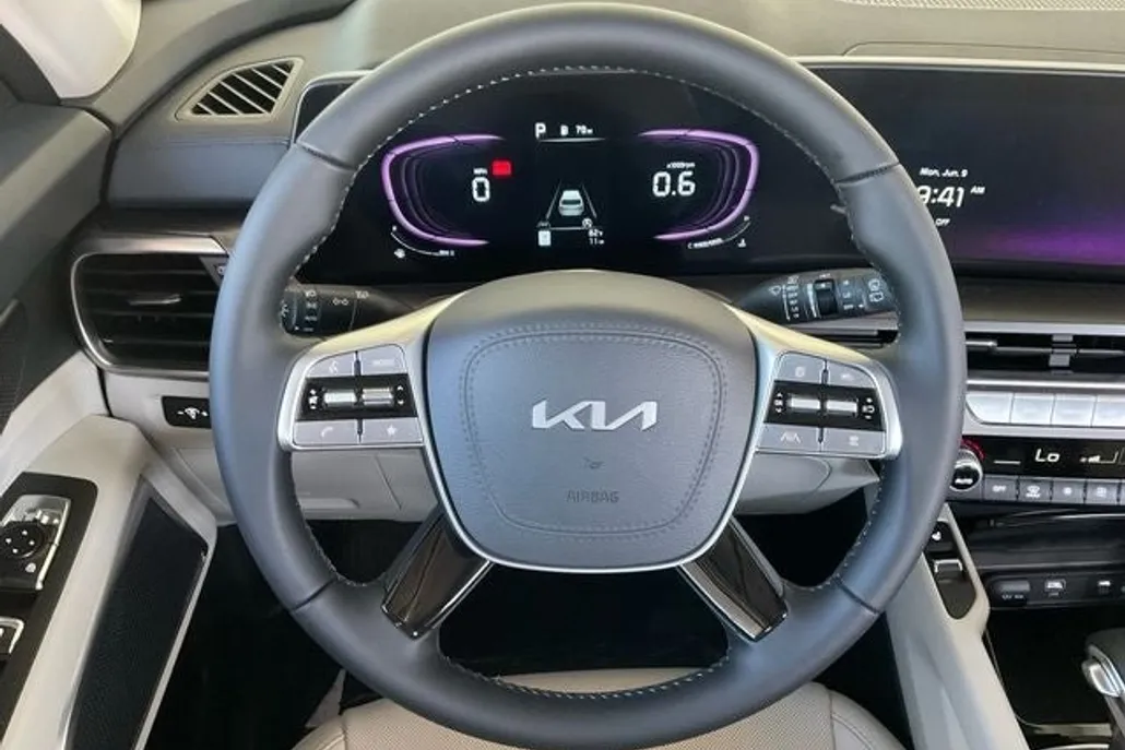2025 Kia Telluride S photo 1