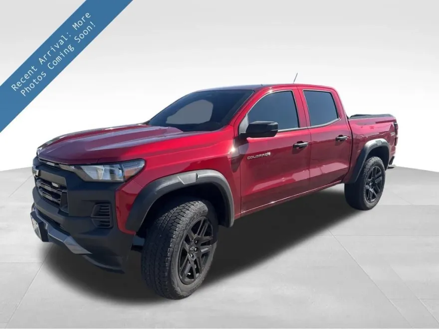 2024 Chevrolet Colorado Trail Boss photo 1
