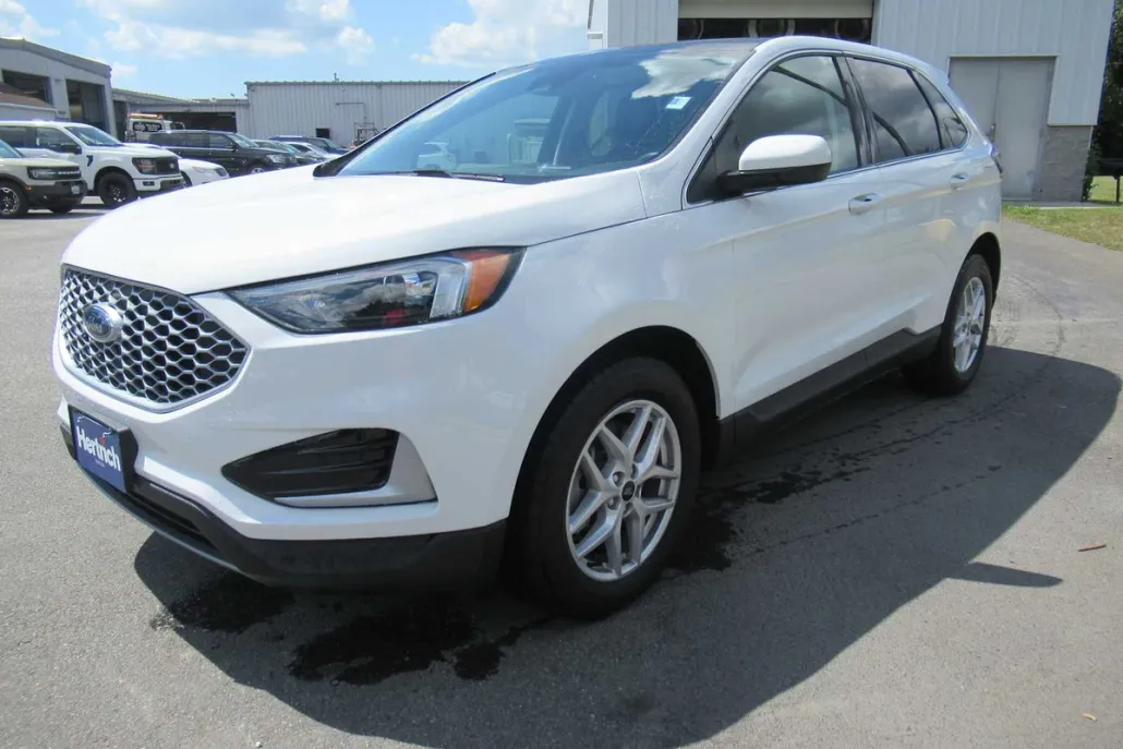2024 Ford Edge SEL photo 1