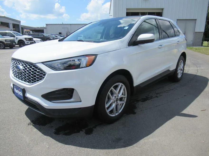 2024 Ford Edge SEL photo 1