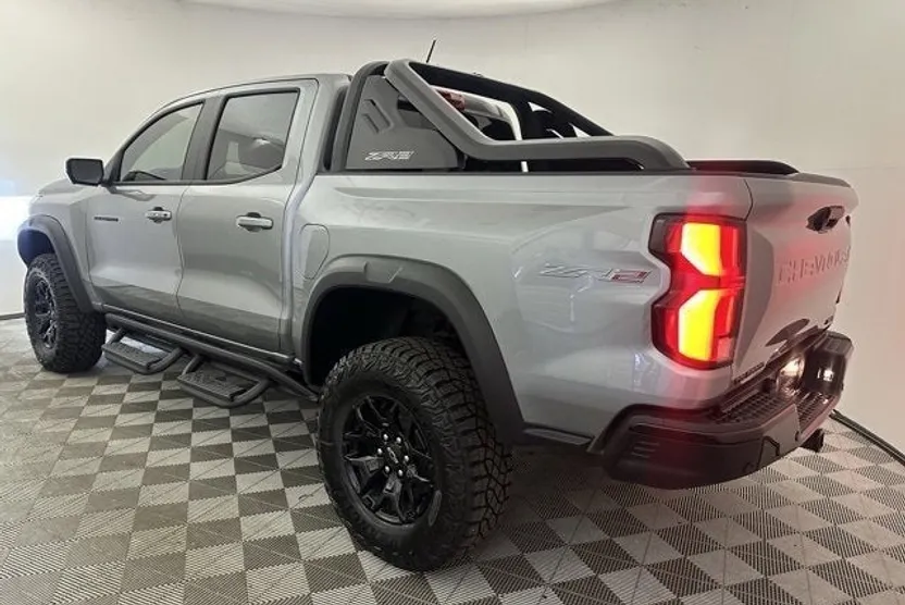 2025 Chevrolet Colorado ZR2 photo 1