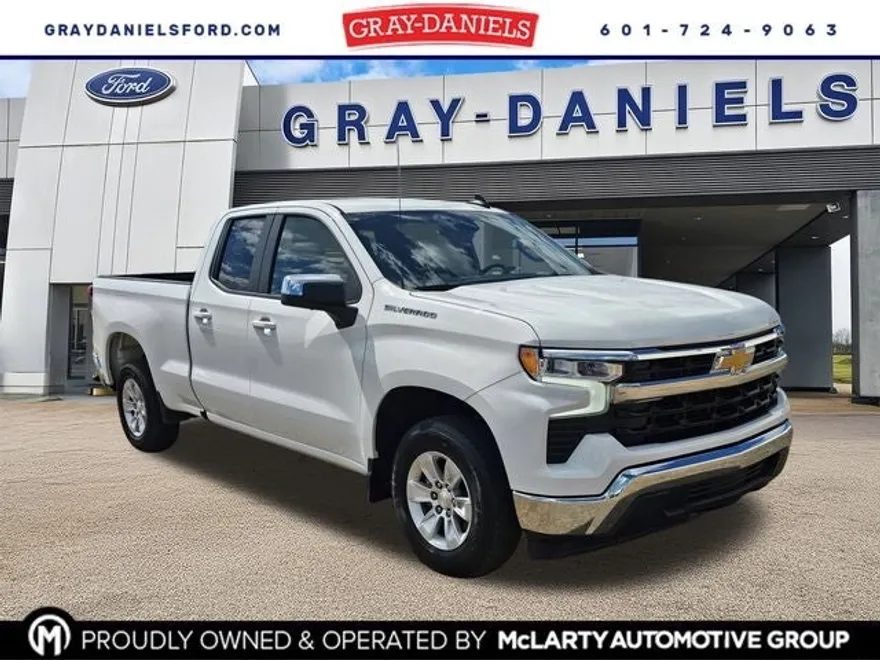 2022 Chevrolet Silverado 1500 LT photo 1