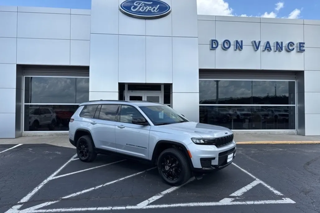 2024 Jeep Grand Cherokee Altitude photo 1