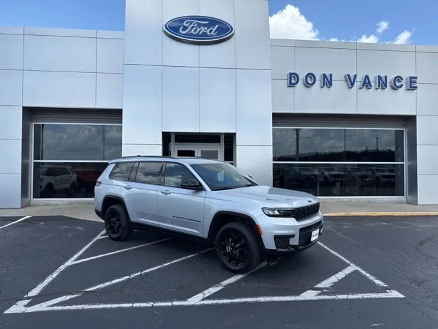2024 Jeep Grand Cherokee Altitude photo 1