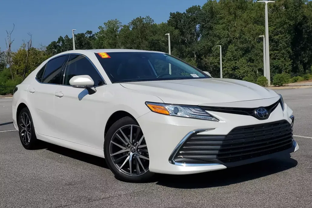 2023 Toyota Camry XLE photo 1