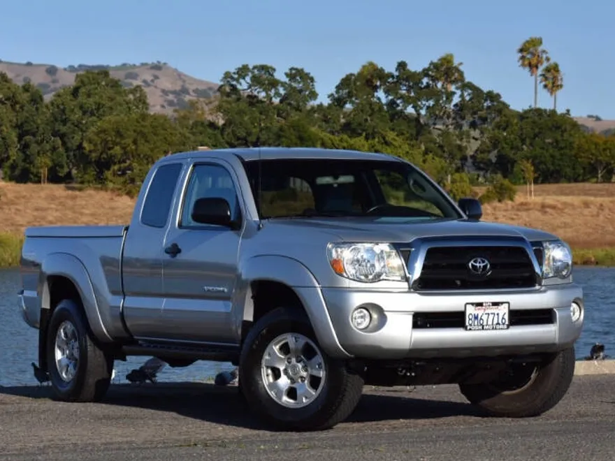 2007 Toyota Tacoma PreRunner V6 photo 1