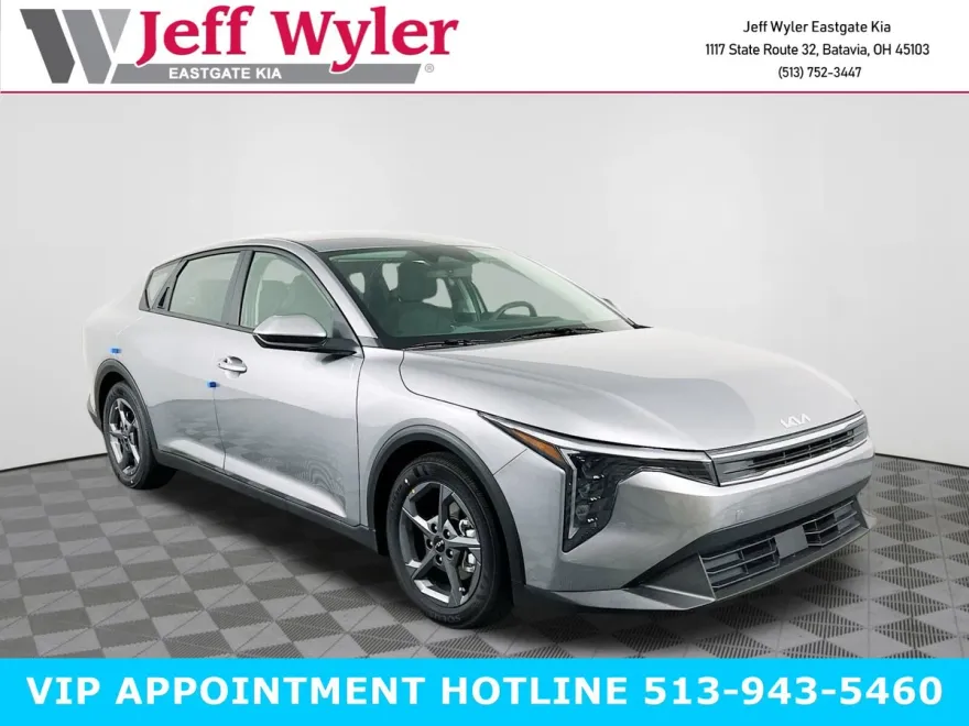 2025 Kia K4 LXS photo 1