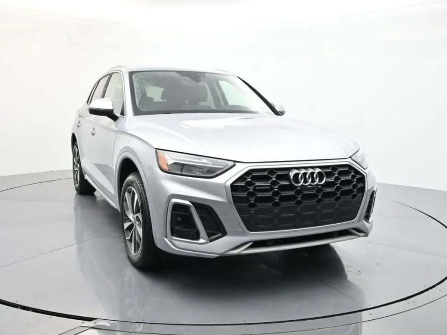 2024 Audi Q5 45 S line Premium photo 1