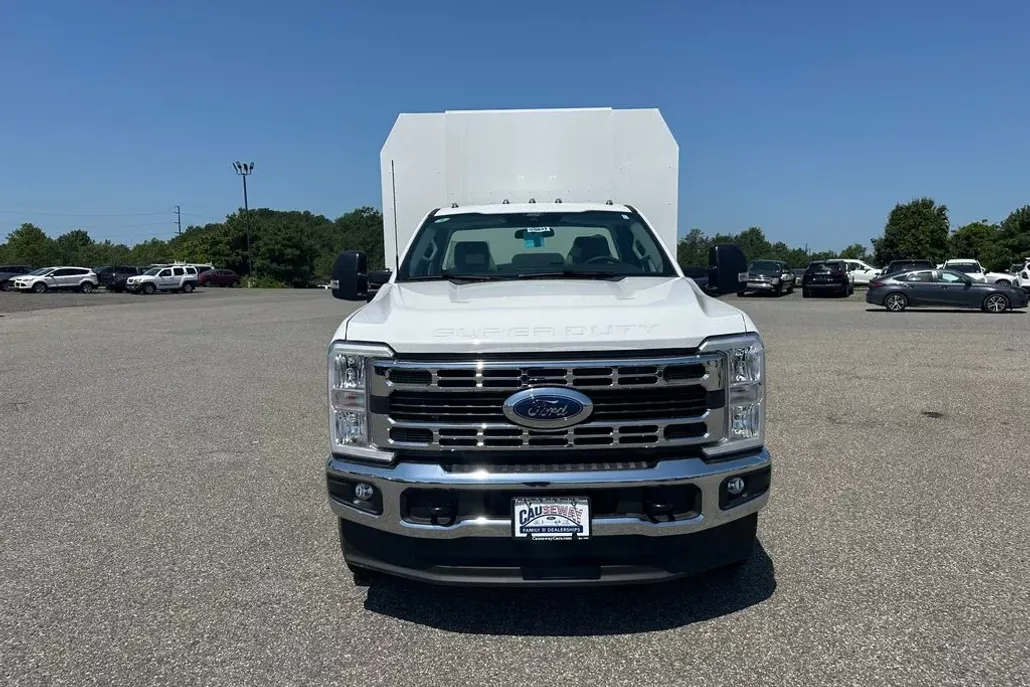 2024 Ford F-350 XL photo 1