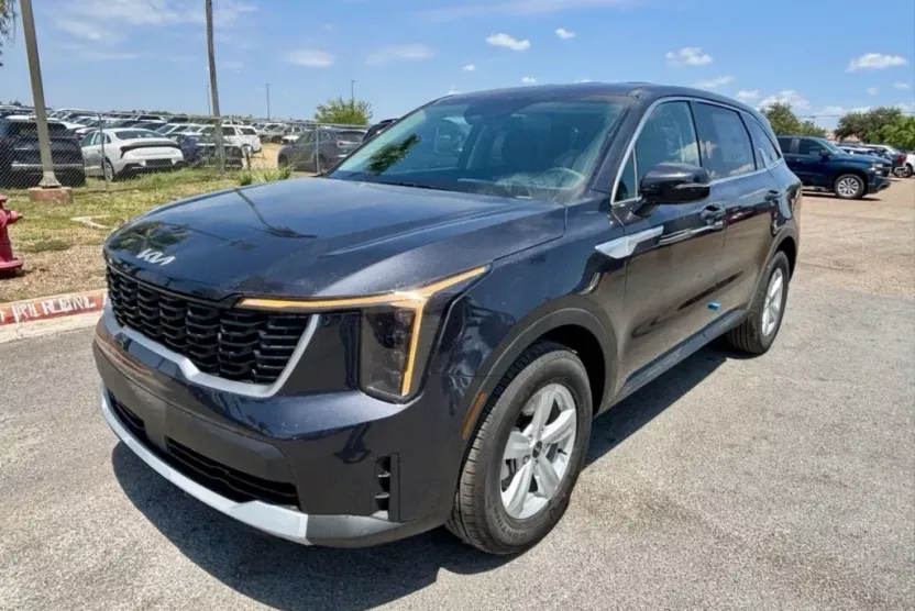 2026 Kia Sorento LX photo 1