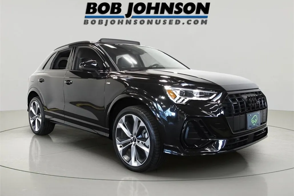 2022 Audi Q3 Premium Plus 45 TFSI S line photo 1