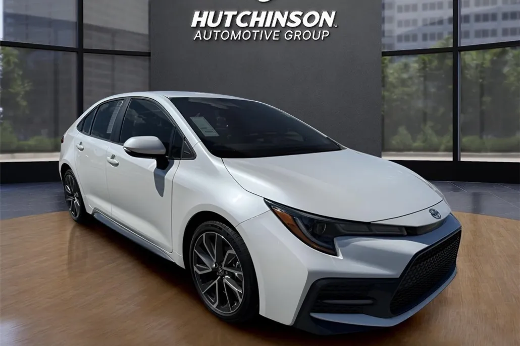 2022 Toyota Corolla SE photo 1