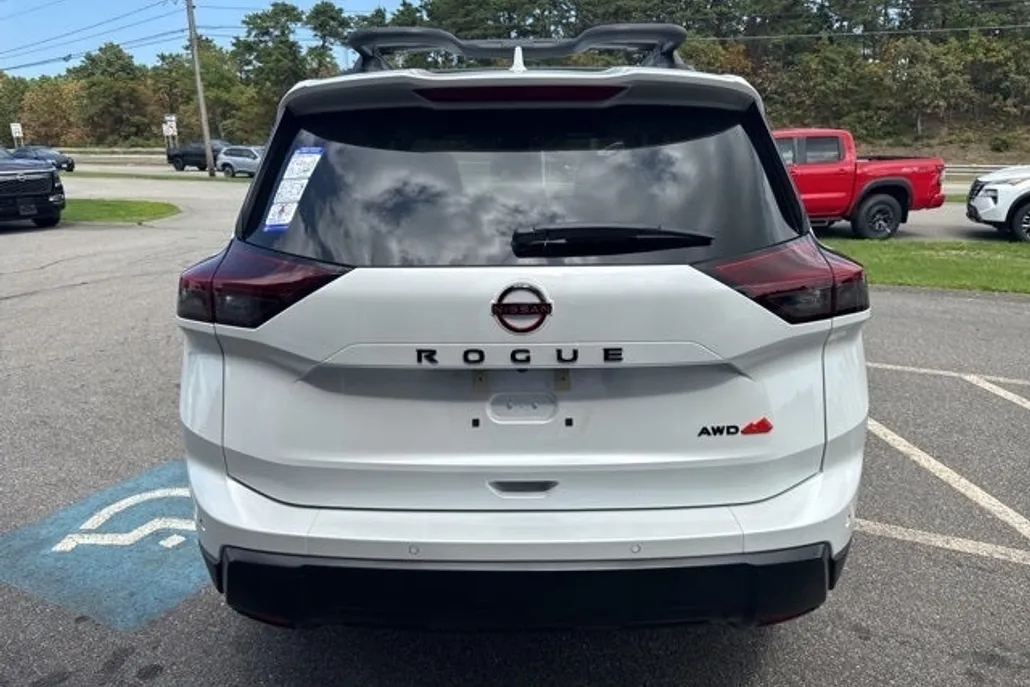 2025 Nissan Rogue photo 1