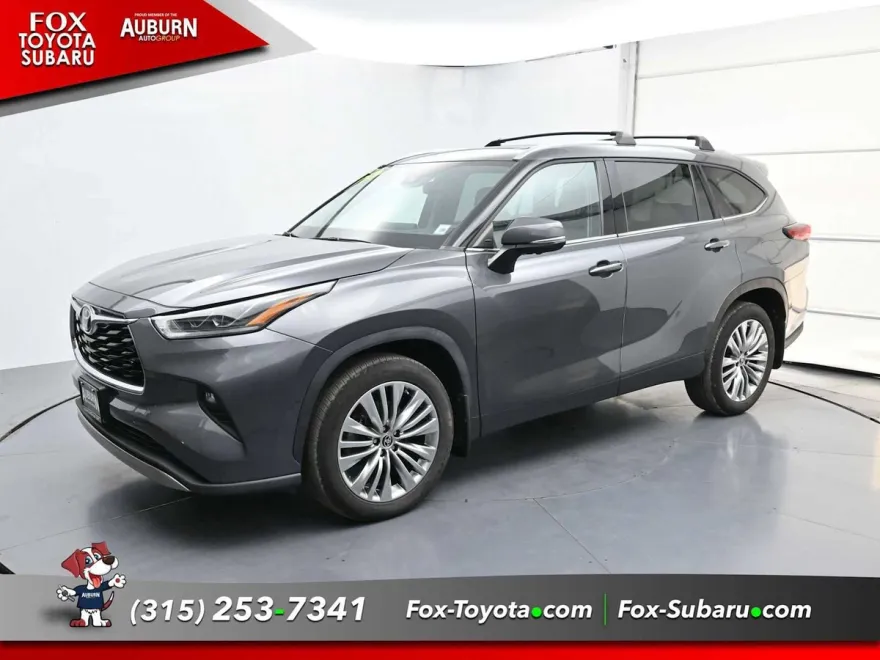 2023 Toyota Highlander Platinum photo 1
