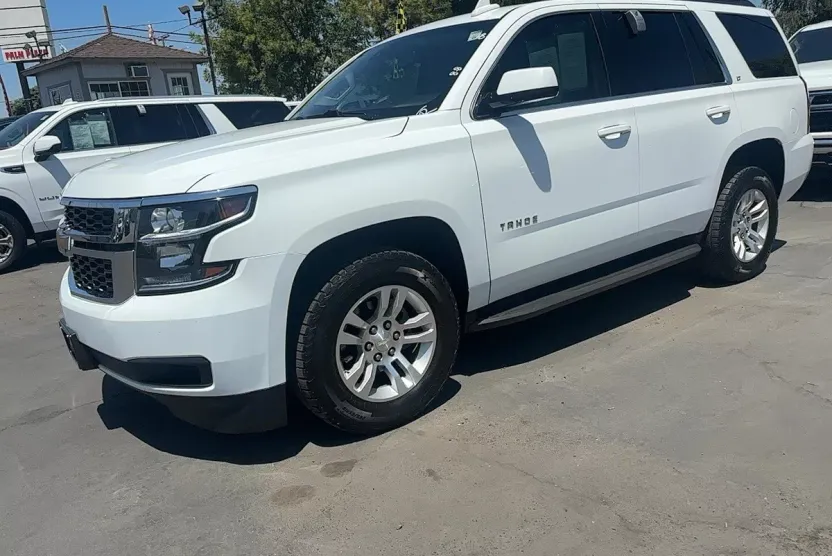 2018 Chevrolet Tahoe LT photo 1