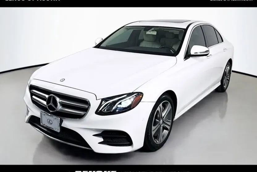 2017 Mercedes Benz E 300 photo 1