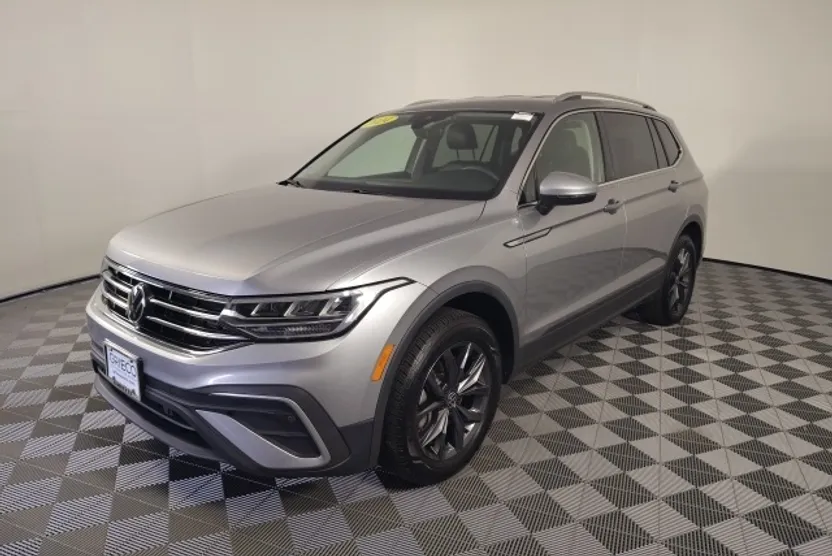 2024 Volkswagen Tiguan SE Wolfsburg Edition photo 1