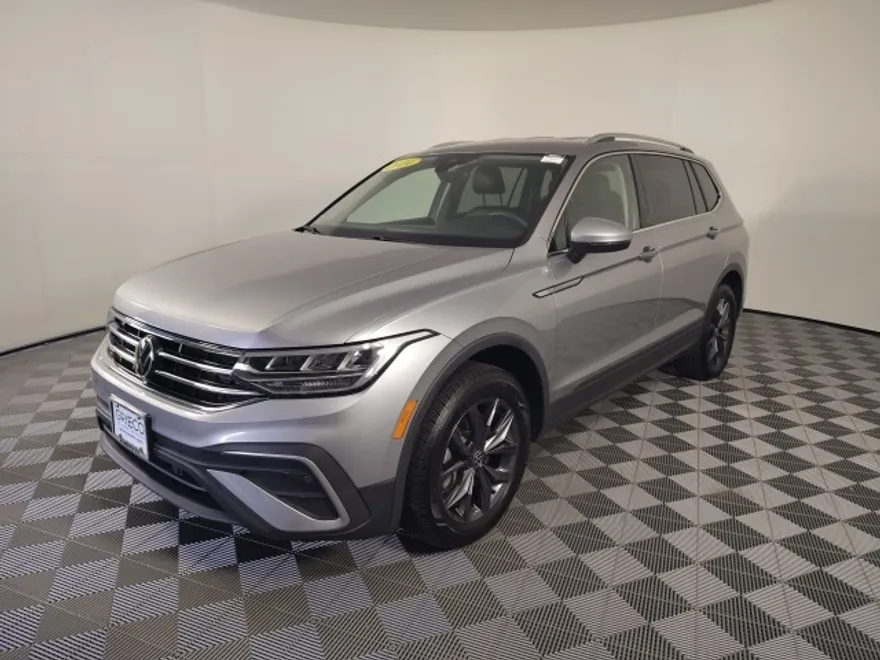 2024 Volkswagen Tiguan SE Wolfsburg Edition photo 1