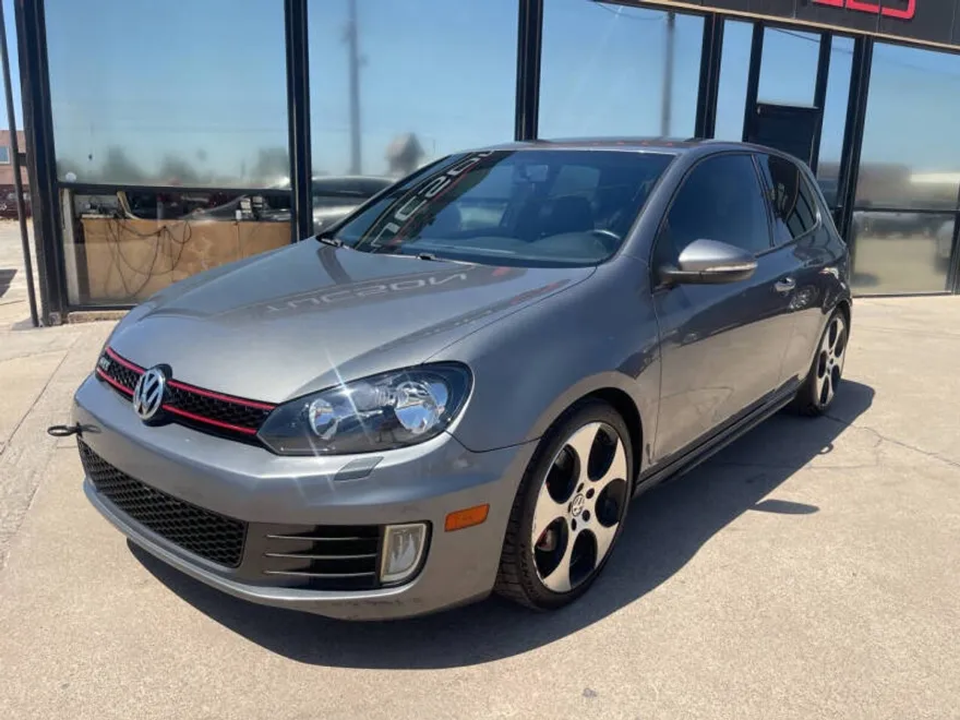 2011 Volkswagen Golf GTI Base photo 1