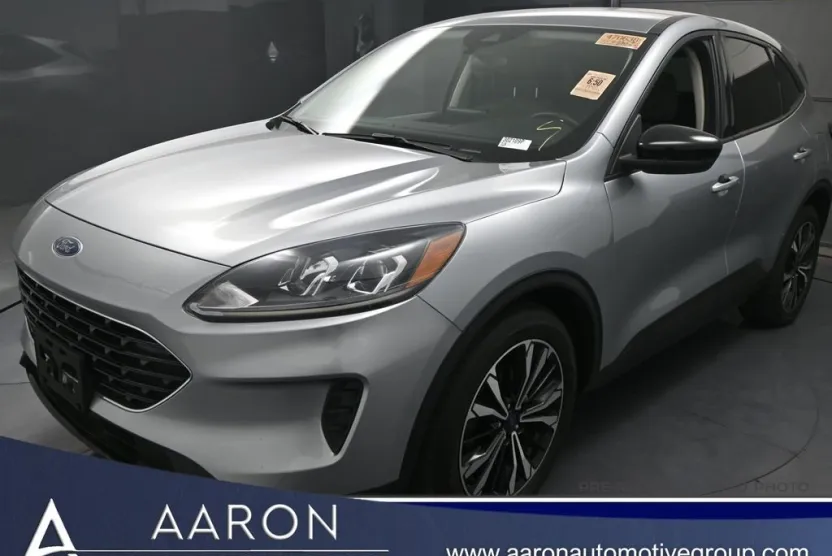 2022 Ford Escape SE photo 1