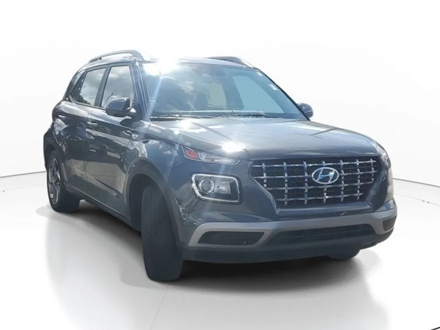 2024 Hyundai Venue SEL photo 1