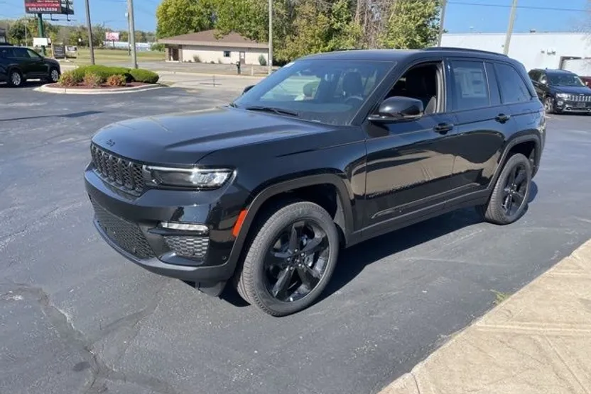2025 Jeep Grand Cherokee Limited photo 1