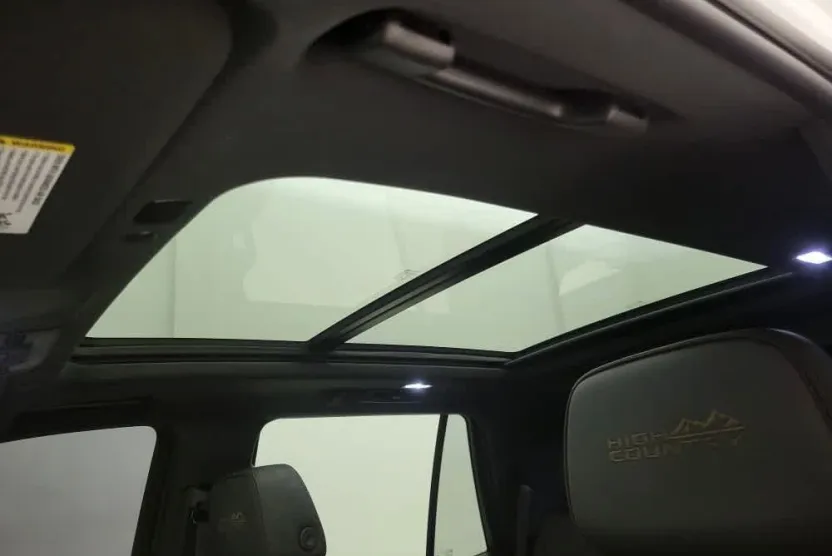 2022 Chevrolet Tahoe High Country photo 1