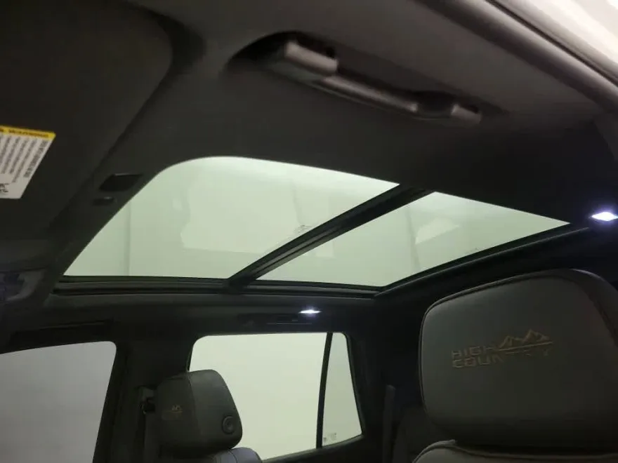 2022 Chevrolet Tahoe High Country photo 1