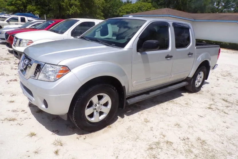 2016 Nissan Frontier SV photo 1