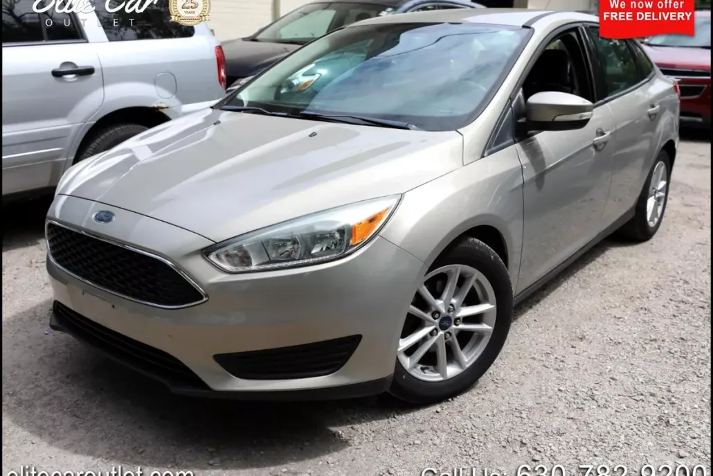 2015 Ford Focus Sedan photo 1