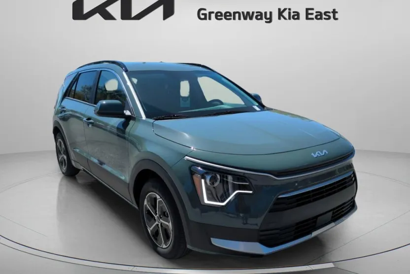 2025 Kia Niro EX photo 1