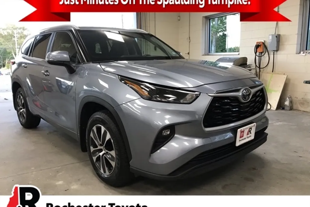 2023 Toyota Highlander XLE photo 1