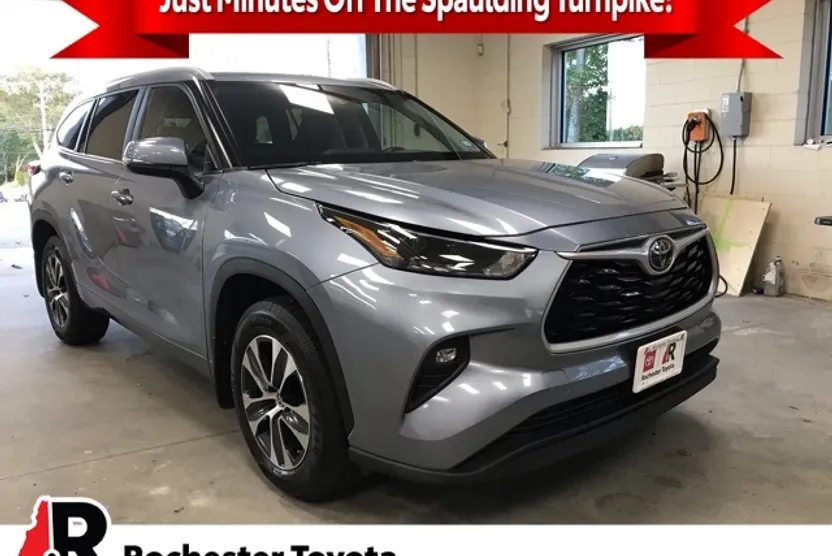 2023 Toyota Highlander XLE photo 1