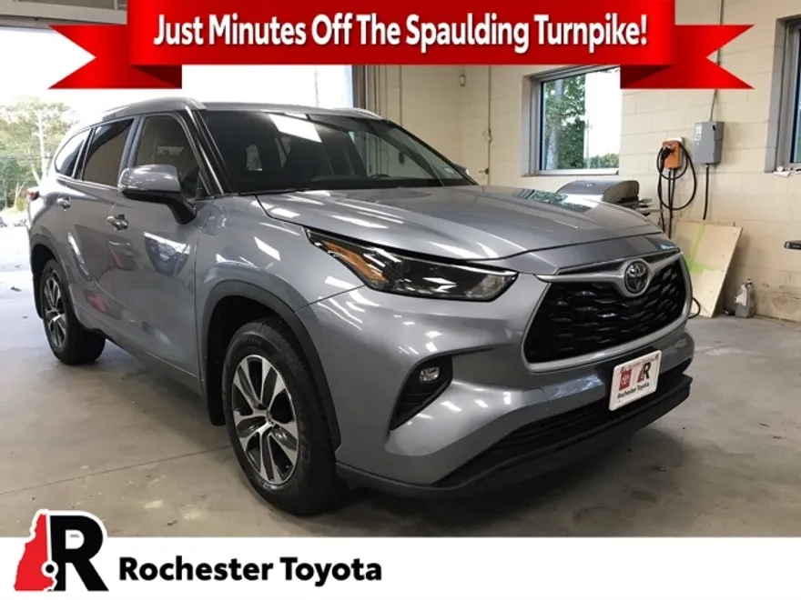 2023 Toyota Highlander XLE photo 1