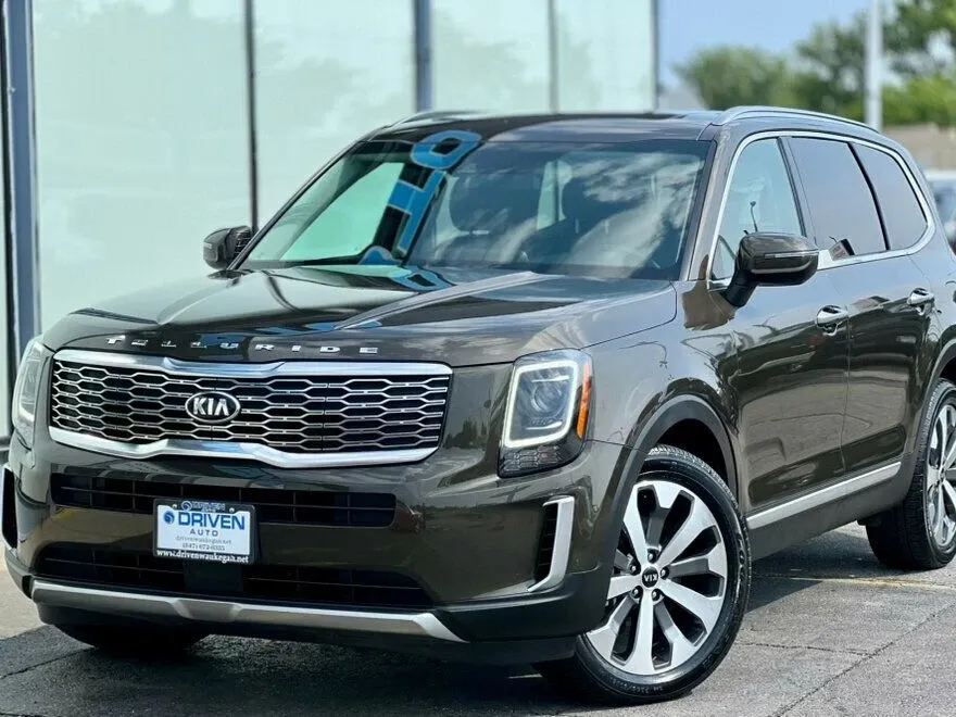 2020 Kia Telluride S photo 1