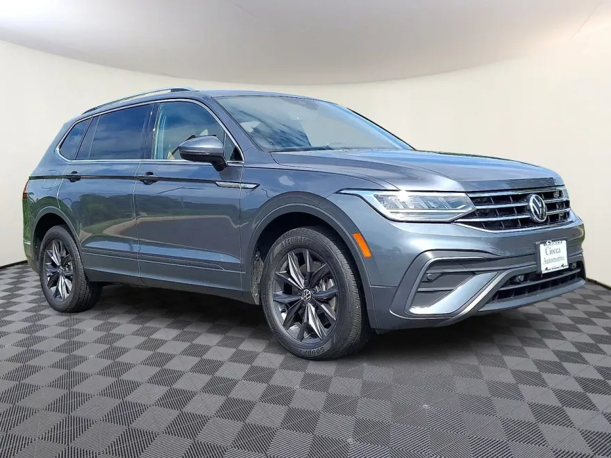 2022 Volkswagen Tiguan SE photo 1