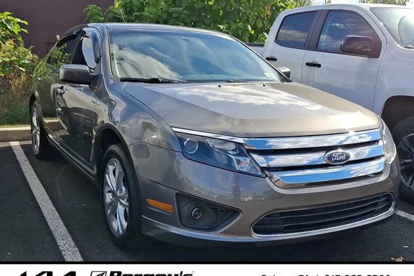 2012 Ford Fusion SE photo 1