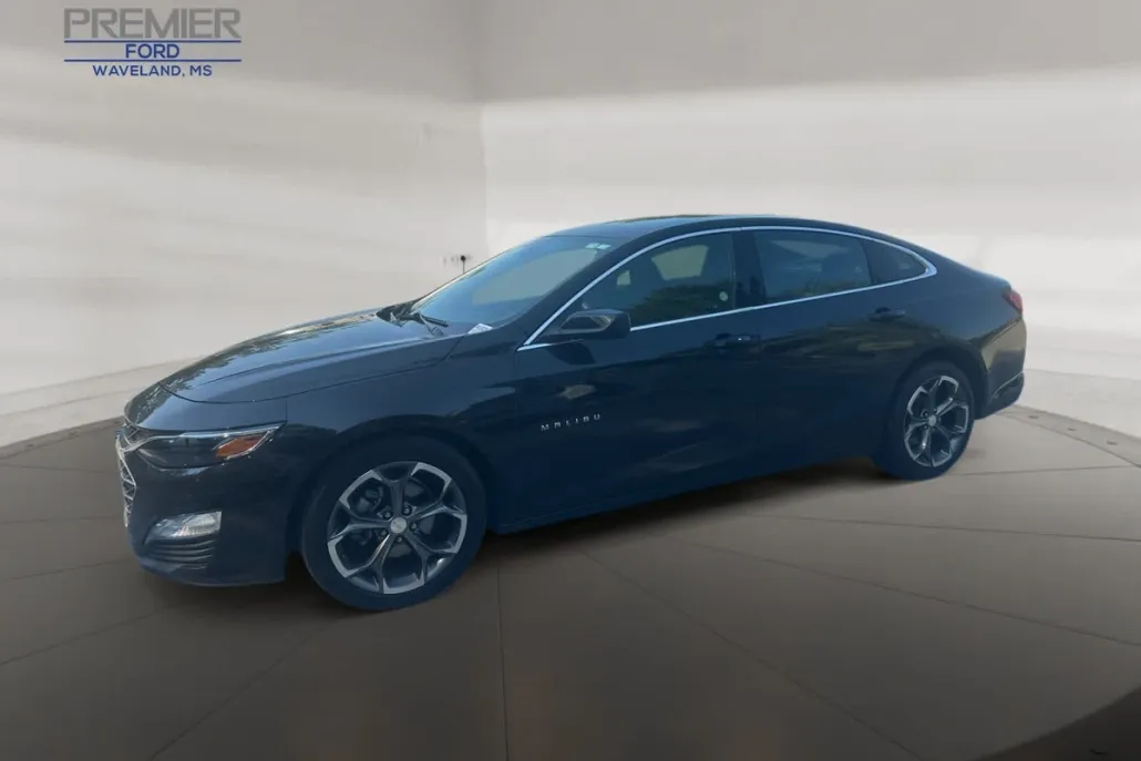 2024 Chevrolet Malibu 1LT photo 1