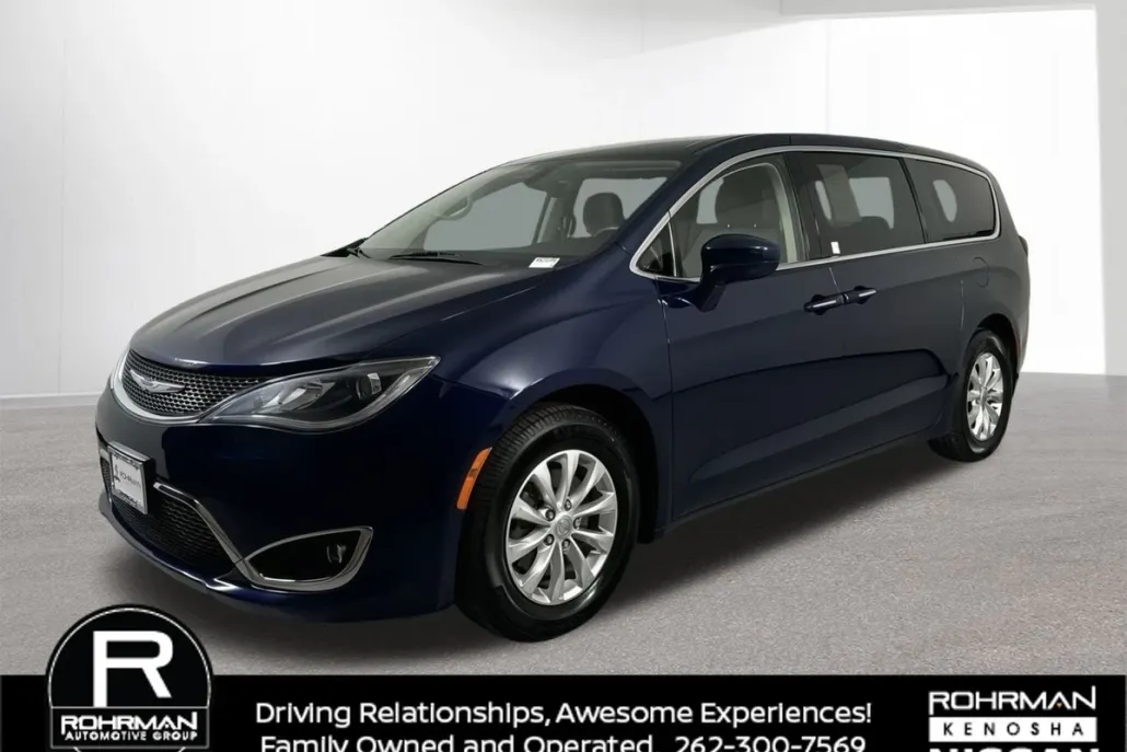 2018 Chrysler Pacifica Touring Plus photo 1