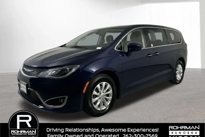 2018 Chrysler Pacifica Touring Plus photo 1