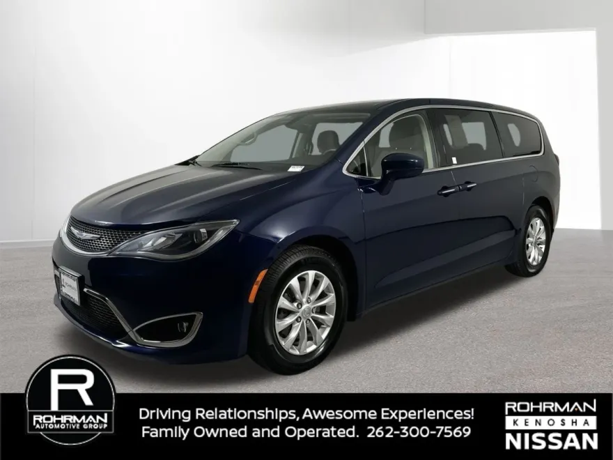 2018 Chrysler Pacifica Touring Plus photo 1